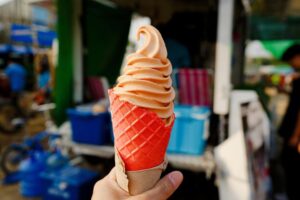 Ice Cream Truck Serve in Chicago